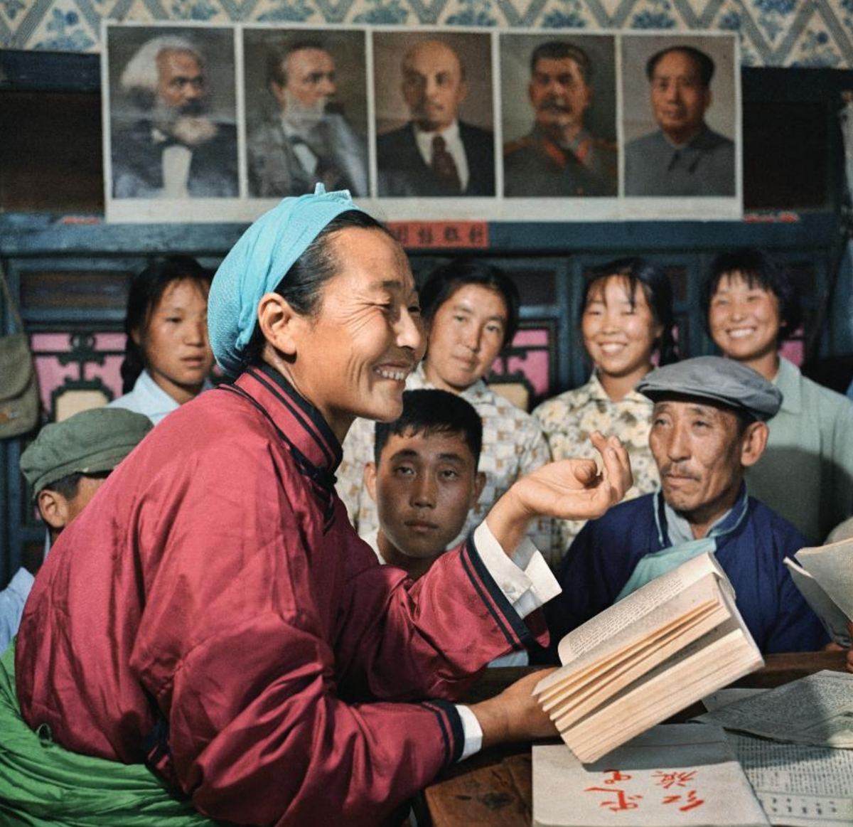 草原上的牧民学习毛泽东著作 · 朱宪民 · 限量签名摄影版画